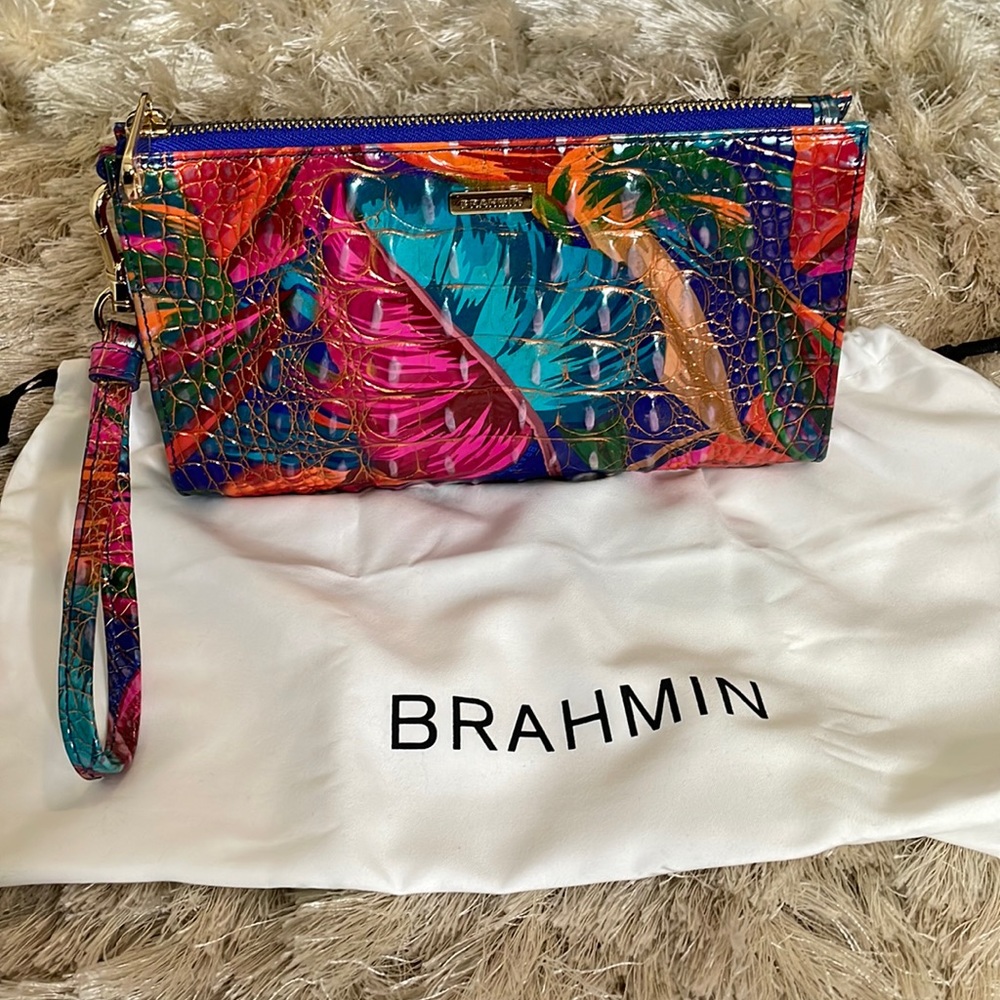 Brahmin Daisy Wristlet- Lush